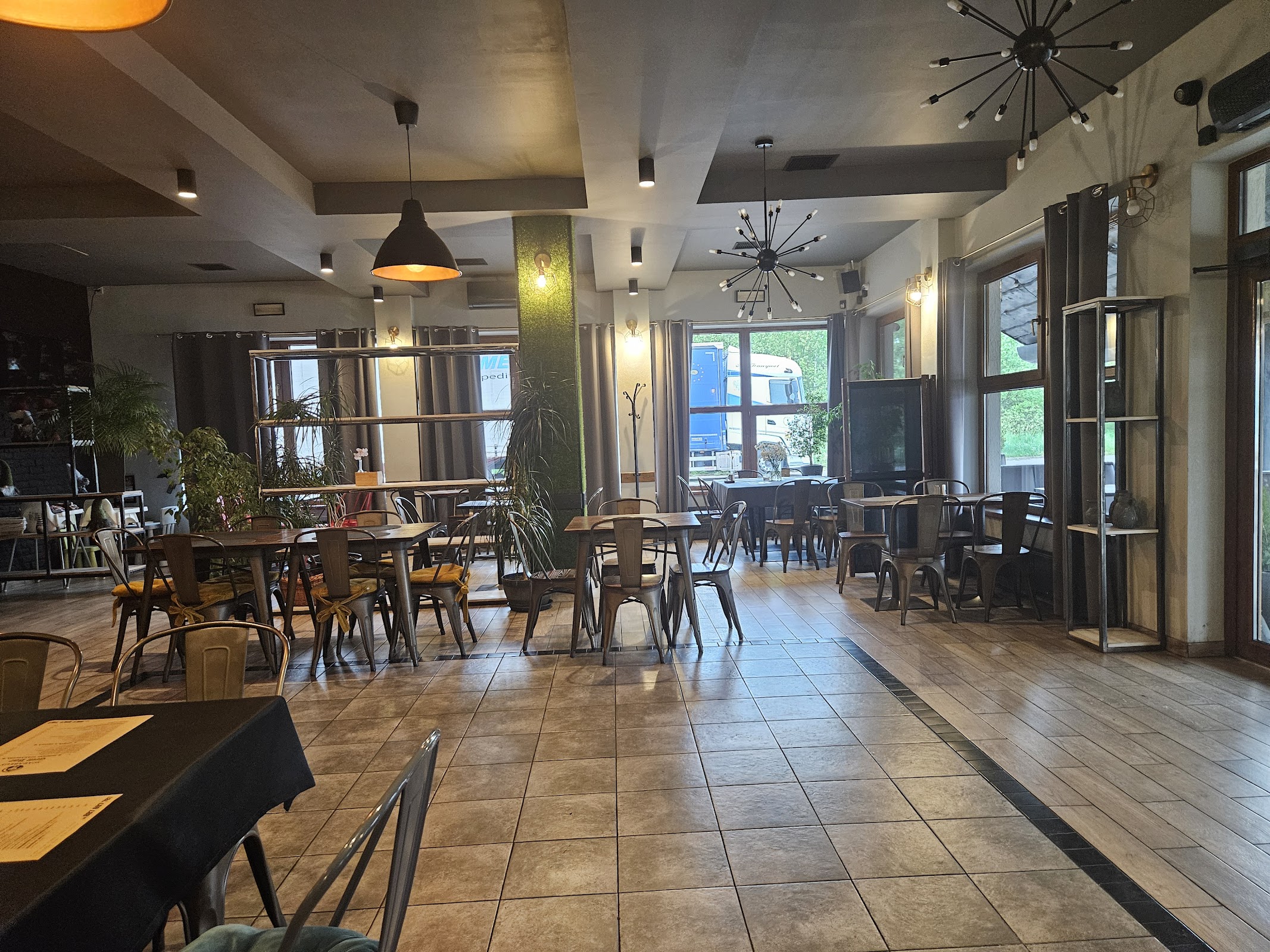 Scarabeus Grill Bar - galeria